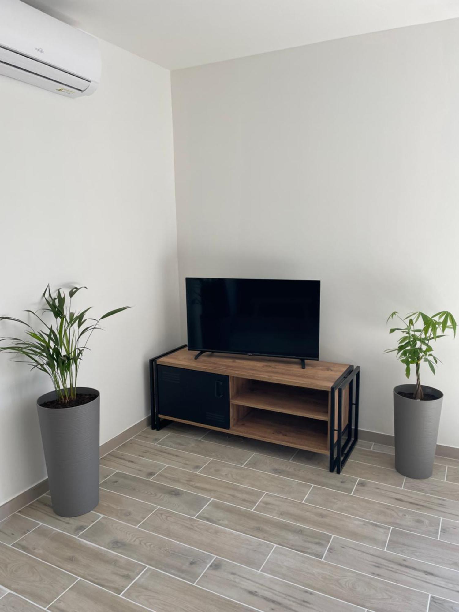 Maison De 40M2 Avec Jardin De 50M2 Orange  Esterno foto