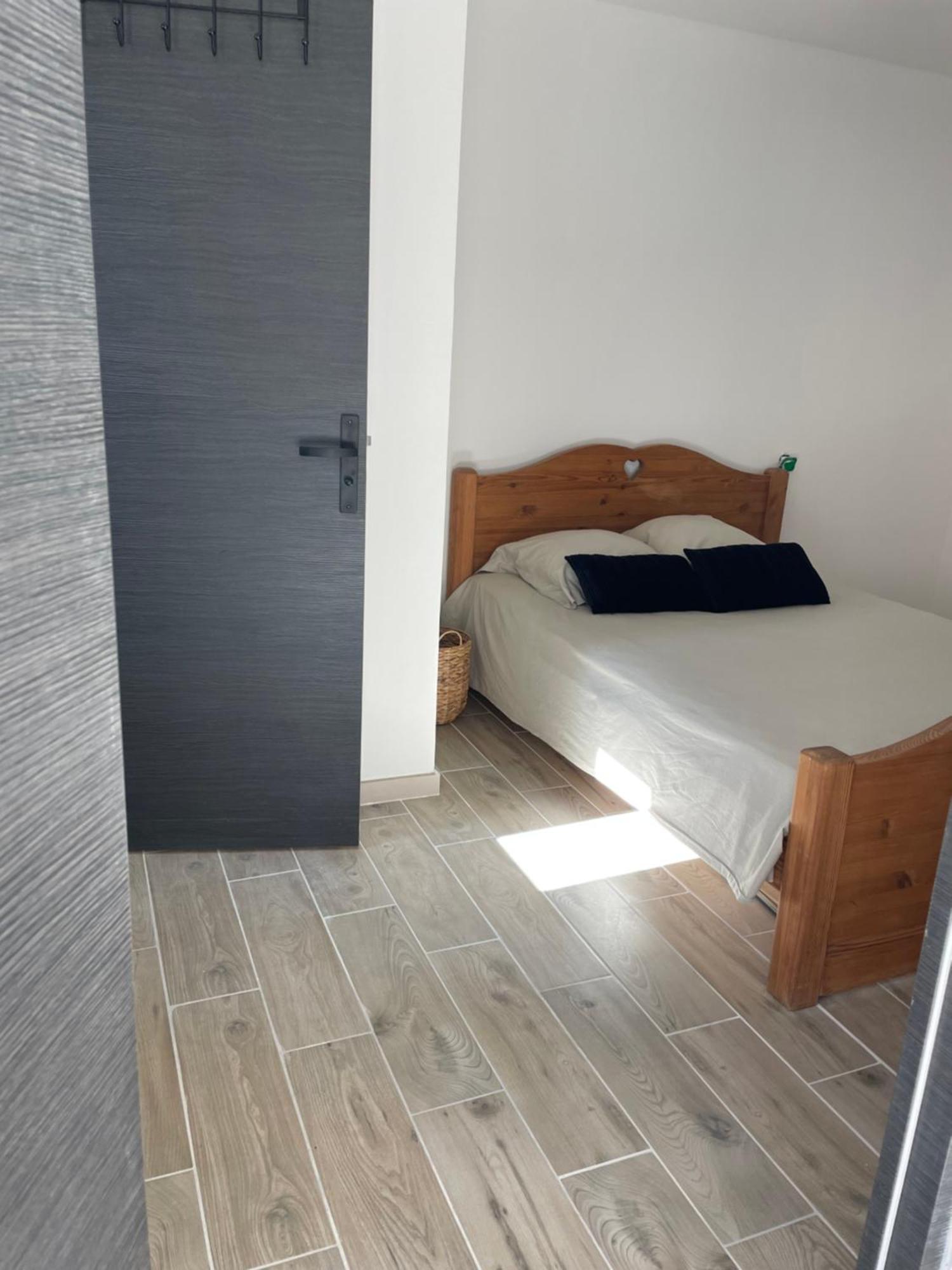 Maison De 40M2 Avec Jardin De 50M2 Orange  Esterno foto